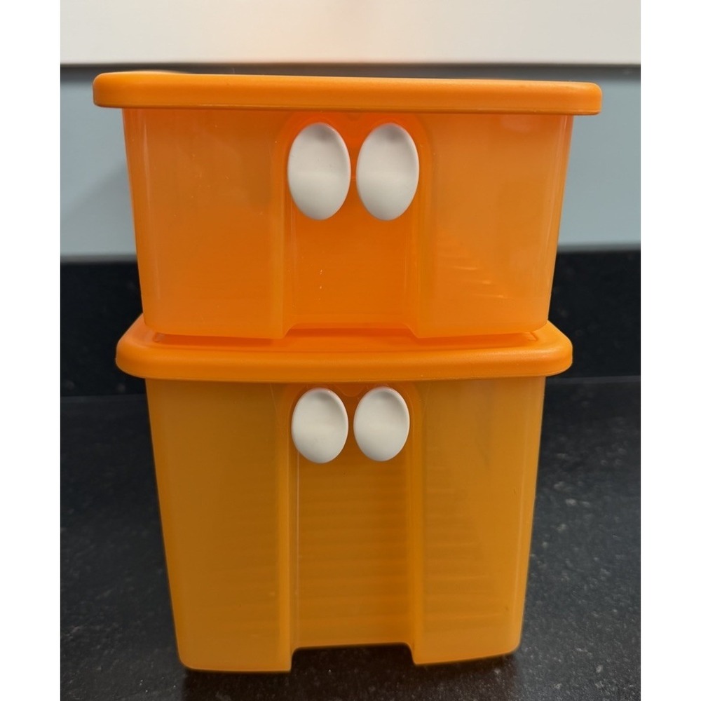 Tupperware FridgeSmart Orange Produce Keeper‎ Vented 2 Pc Set 12x5"